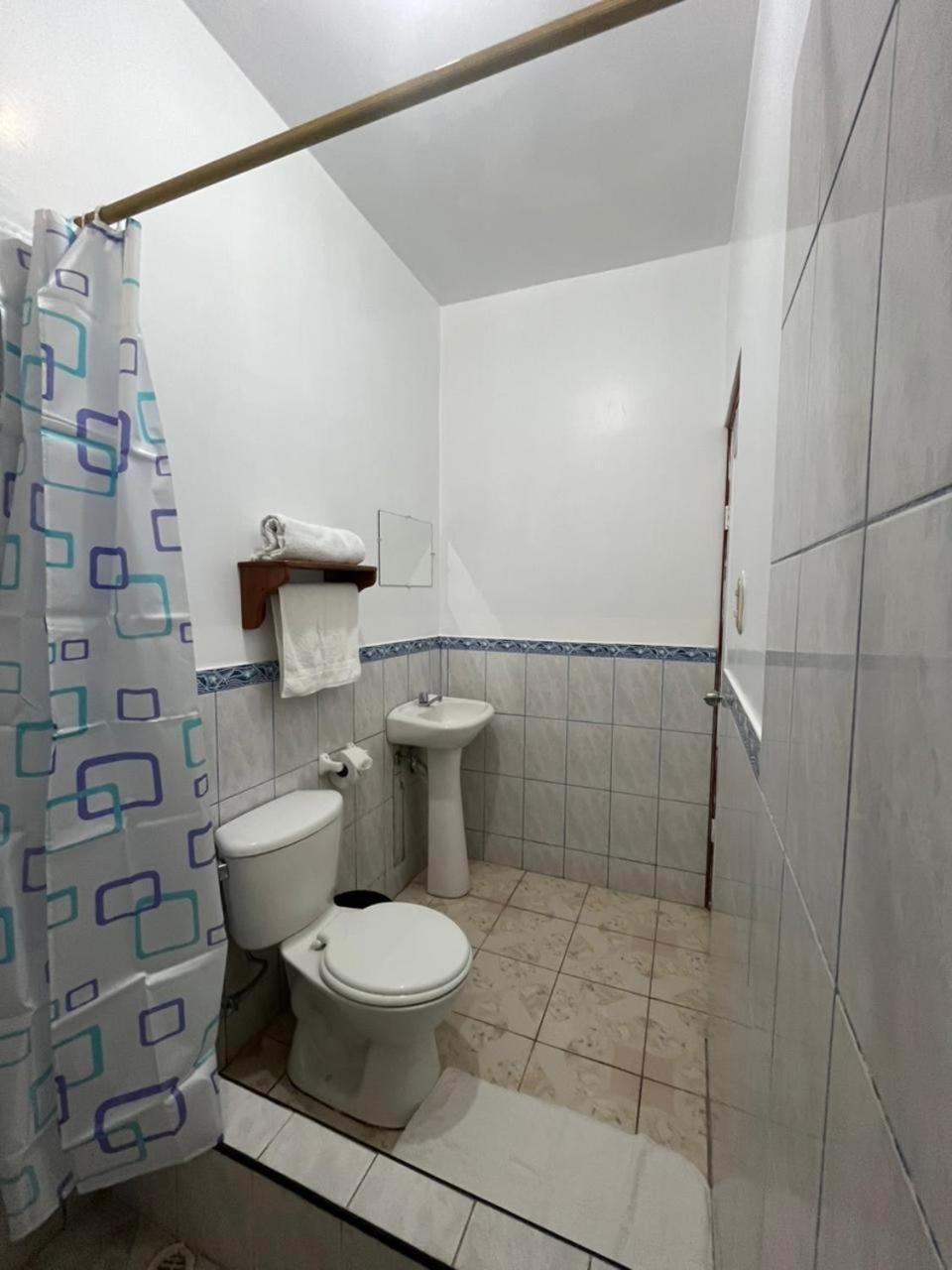 Neptuno - Poseidon Hotel Puerto Villamil