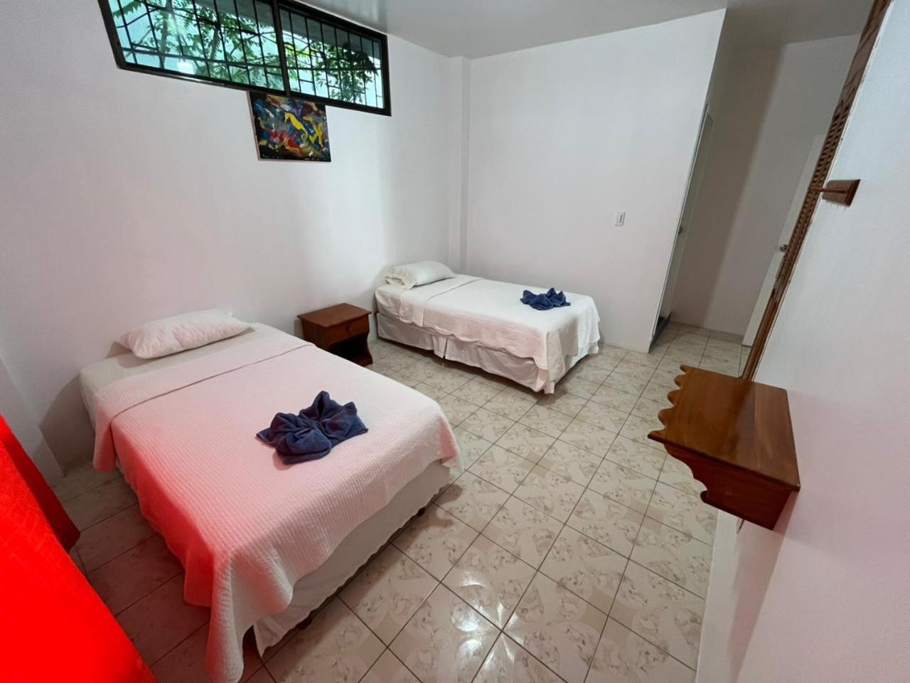 Neptuno - Poseidon 3* Puerto Villamil