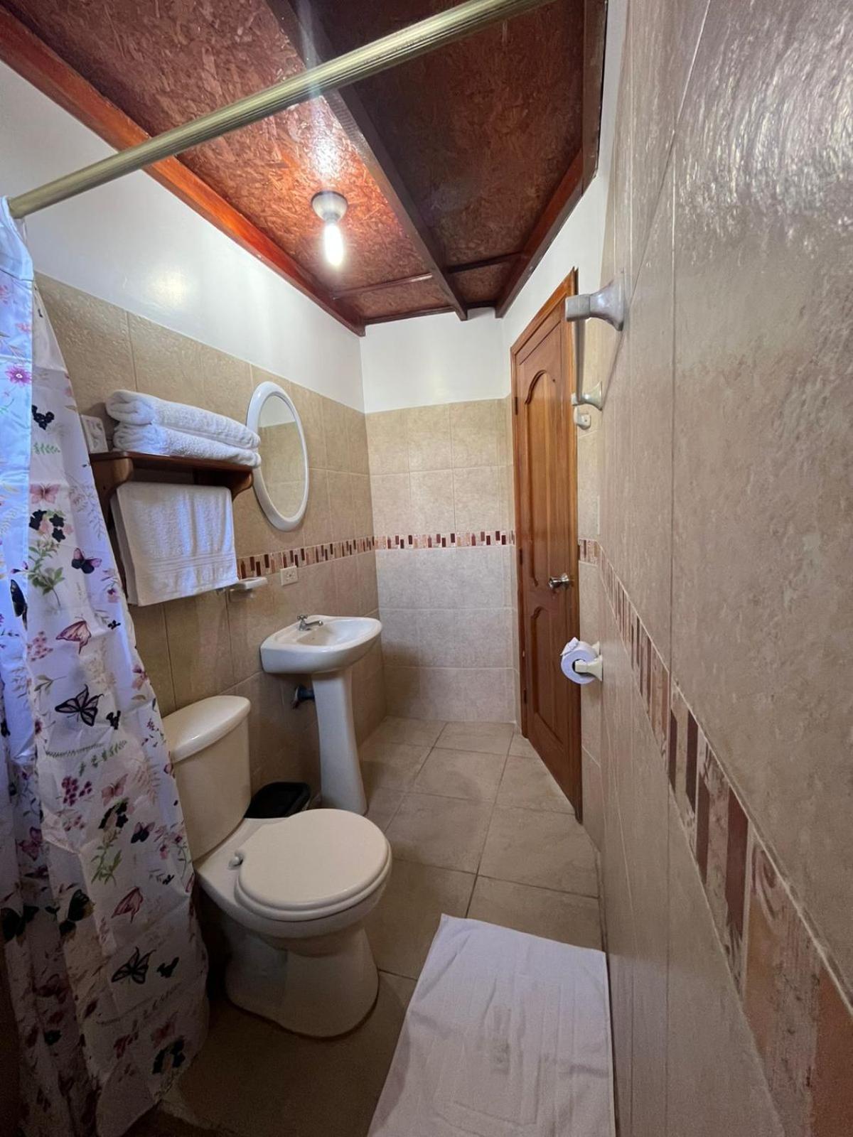 Neptuno - Poseidon 3* Puerto Villamil